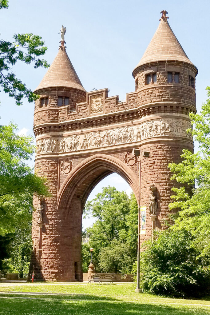 Memorial Arch in Bushnell Park